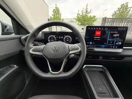 Photo 7 Volkswagen T-roc  1.5 eTSI 116ch Life DSG7