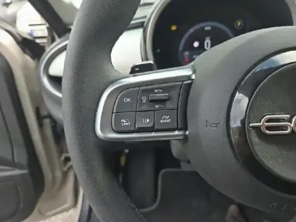 Photo 14 Fiat 600  1.2 Hybrid 100ch La Prima DCT6
