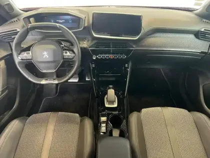 Photo 8 Peugeot 2008  e- 136ch GT