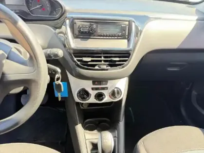 Photo 12 Peugeot 208  1.2 PureTech 68ch E6.c Like 5p