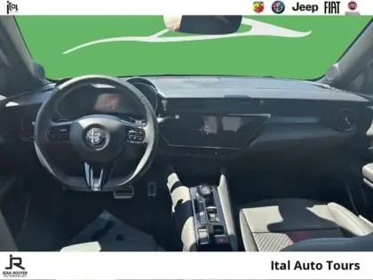 Photo 7 Alfa Romeo Junior  Ibrida Speciale Pack Techno e-DCT6