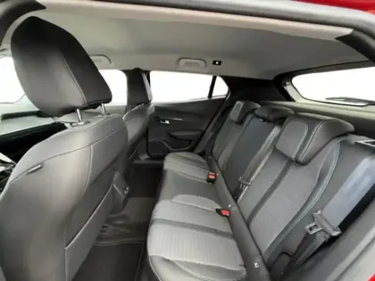 Photo 10 Peugeot 2008  e- 136ch  Allure