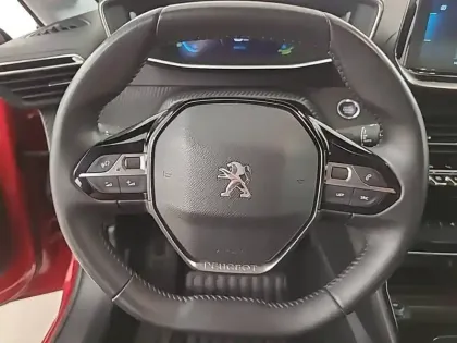Photo 8 Peugeot 208  Electrique 50 kWh 136ch