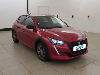 Photo 31 Peugeot 208  Electrique 50 kWh 136ch