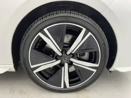 Photo 17 Peugeot 308  PHEV 180 e-EAT8