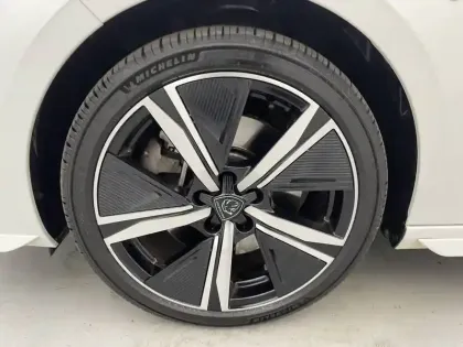 Photo 16 Peugeot 308  PHEV 180 e-EAT8