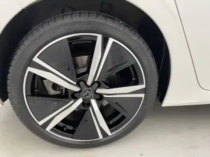 Photo 18 Peugeot 308  PHEV 180 e-EAT8
