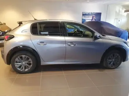 Photo 11 Peugeot 208  Electrique 50 kWh 136ch