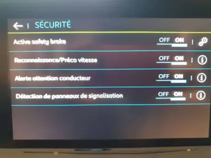Photo 17 Peugeot 208  Electrique 50 kWh 136ch