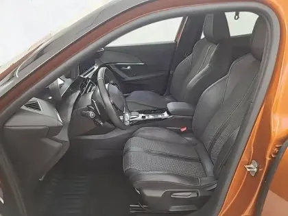 Photo 10 Peugeot 2008  PureTech 130 S&S EAT8