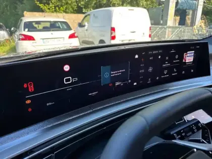 Photo 9 Peugeot 5008  Hybrid 145 ch e-DCS6