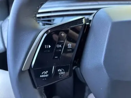 Photo 14 Peugeot 5008  Hybrid 145 ch e-DCS6