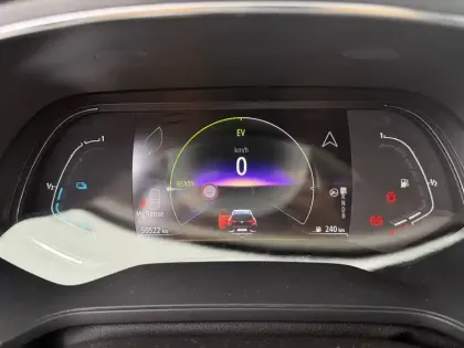 Photo 12 Renault Captur  E-Tech Plug-in 160 - 21