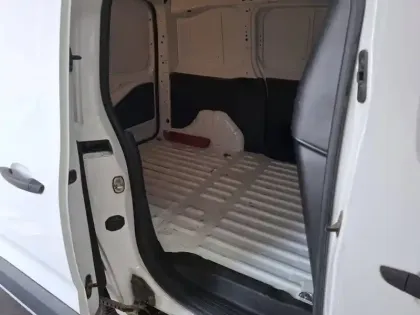 Photo 10 Peugeot Partner  FOURGON STANDARD 650 KG BLUEHDI 100 S&S BVM5