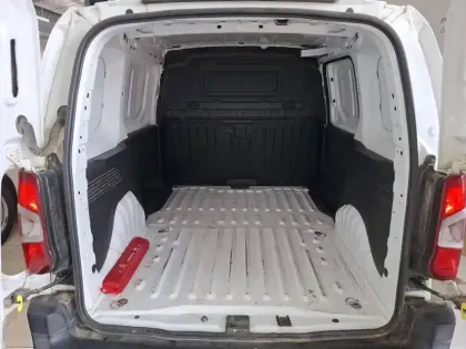 Photo 8 Peugeot Partner  FOURGON STANDARD 650 KG BLUEHDI 100 S&S BVM5