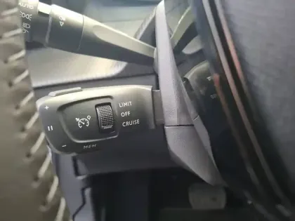 Photo 20 Peugeot 2008  Electrique 54 kWh 156 ch
