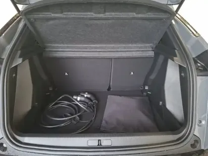 Photo 8 Peugeot 2008  Electrique 54 kWh 156 ch