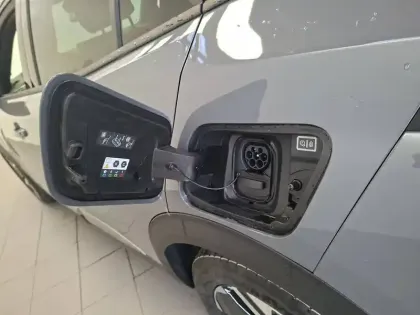 Photo 9 Peugeot 2008  Electrique 54 kWh 156 ch