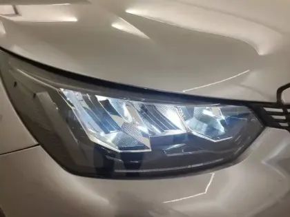 Photo 15 Peugeot 2008  Electrique 136 ch