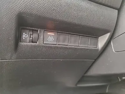 Photo 27 Peugeot 2008  Electrique 136 ch