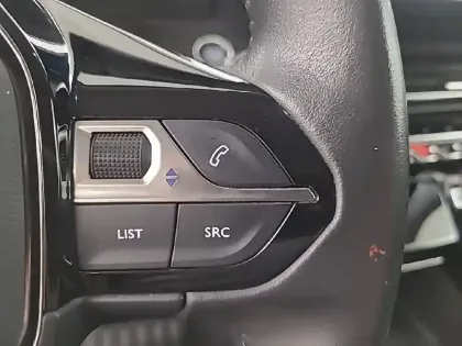 Photo 24 Peugeot 2008  Electrique 136 ch