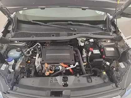 Photo 29 Peugeot 2008  Electrique 136 ch
