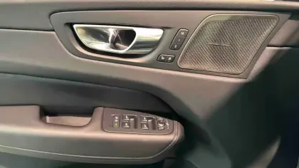 Photo 16 Volvo Xc60  T8 AWD Hybride rechargeable 310 ch+145 ch Geartronic 8