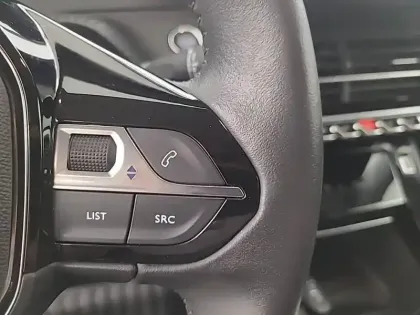 Photo 22 Peugeot 208  Electrique 50 kWh 136ch