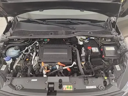 Photo 27 Peugeot 208  Electrique 50 kWh 136ch