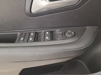 Photo 26 Peugeot 208  Electrique 50 kWh 136ch