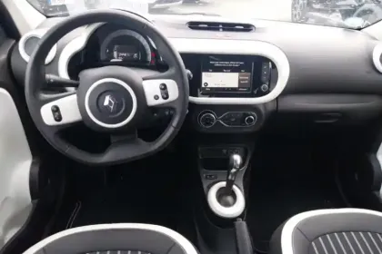 Photo 8 Renault Twingo  III E-Tech