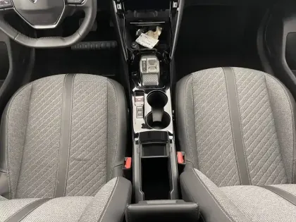 Photo 24 Peugeot 208  Electrique 54 kWh 156ch