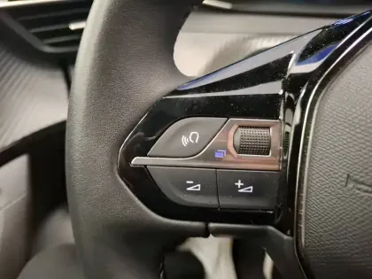 Photo 20 Peugeot 2008  Electrique 136 ch