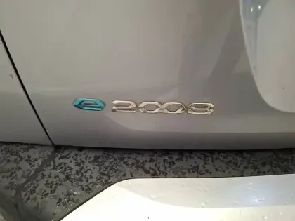 Photo 29 Peugeot 2008  Electrique 136 ch