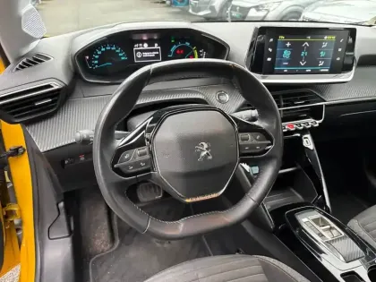 Photo 8 Peugeot 208  Electrique 50 kWh 136ch