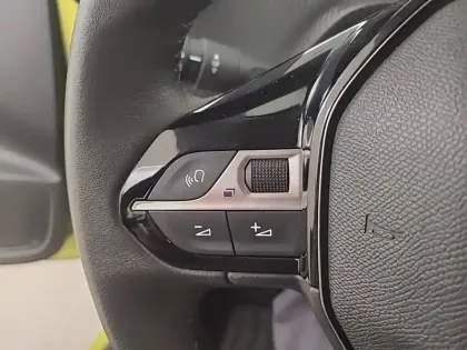 Photo 49 Peugeot 208  PureTech 100 S&S BVM6