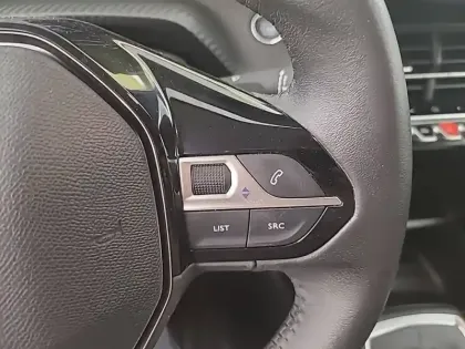 Photo 48 Peugeot 208  PureTech 100 S&S BVM6