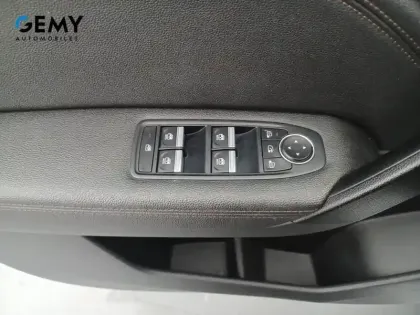 Photo 11 Renault Captur  E-Tech Plug-in 160