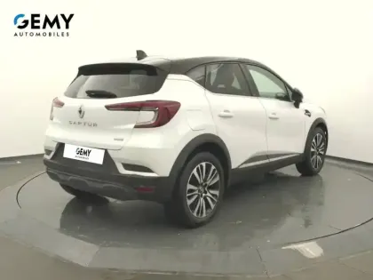 Photo 17 Renault Captur  E-Tech Plug-in 160
