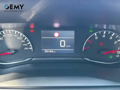 Photo 19 Peugeot 2008  PureTech 100 S&S BVM6