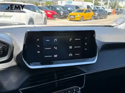 Photo 12 Peugeot 2008  PureTech 100 S&S BVM6