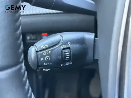 Photo 11 Peugeot 2008  PureTech 100 S&S BVM6