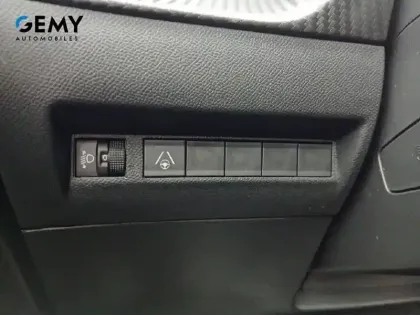 Photo 20 Peugeot 2008  Hybrid 145 e-DCS6