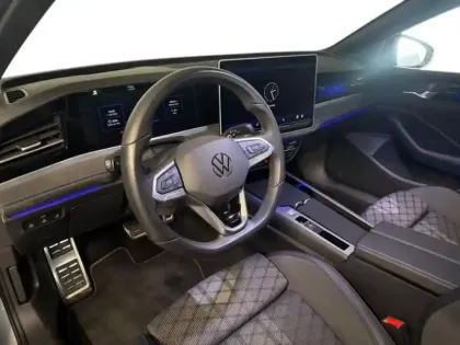 Photo 9 Volkswagen Passat 1.5 eTSI OPF 150 DSG7 R-Line