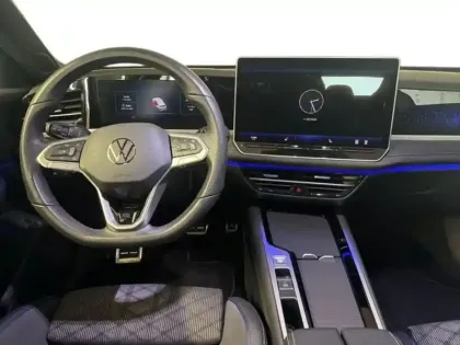 Photo 8 Volkswagen Passat 1.5 eTSI OPF 150 DSG7 R-Line