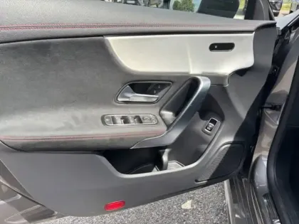 Photo 11 Mercedes CLA  220 d Coupé AMG Line
