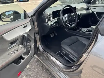 Photo 10 Mercedes CLA  220 d Coupé AMG Line