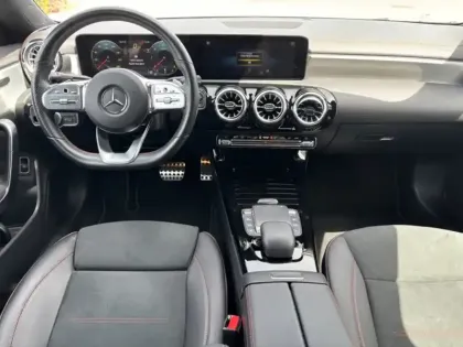 Photo 12 Mercedes CLA  220 d Coupé AMG Line