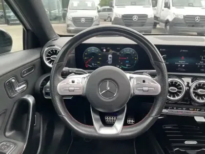Photo 14 Mercedes Classe A 250 e AMG Line