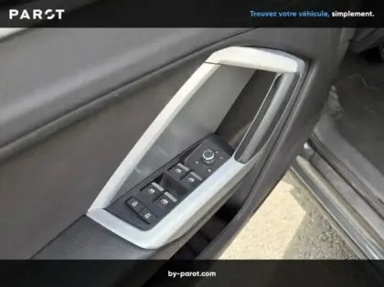 Photo 5 Audi Q3 35 TDI 150ch Design S tronic 7